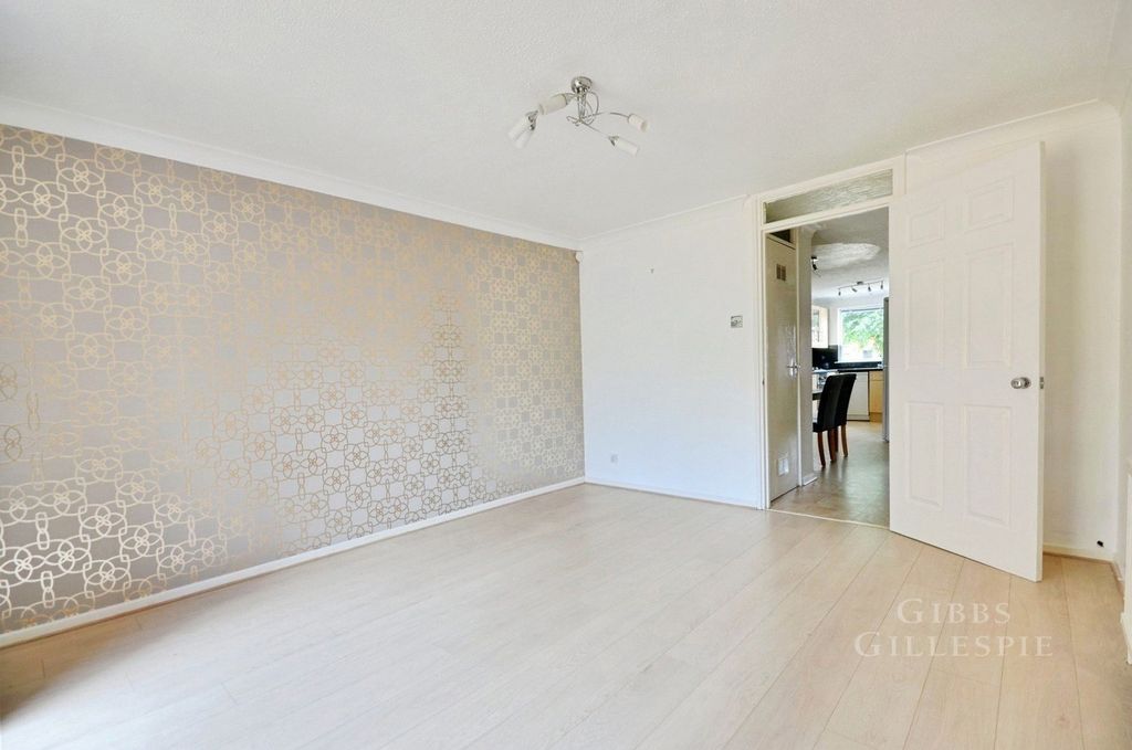 Property photo 3 of 9 Pbox-Img.Jpg