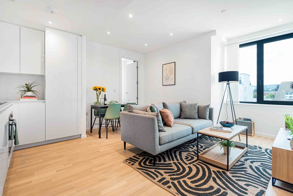 Property photo 2 of 9