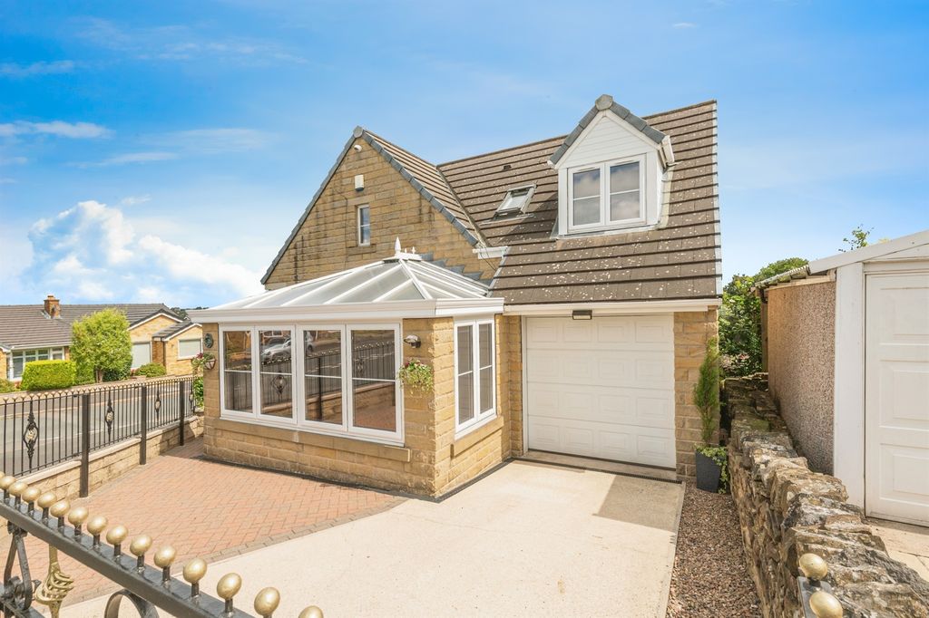 Property photo 2 of 18