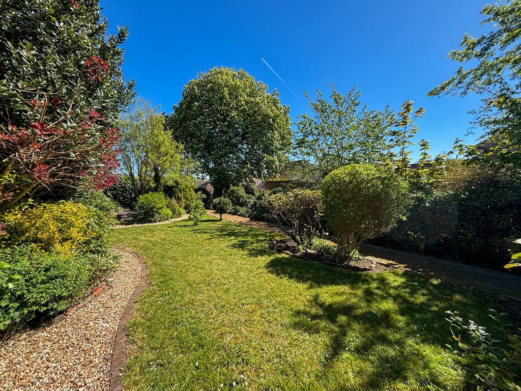 Property photo 2 of 26