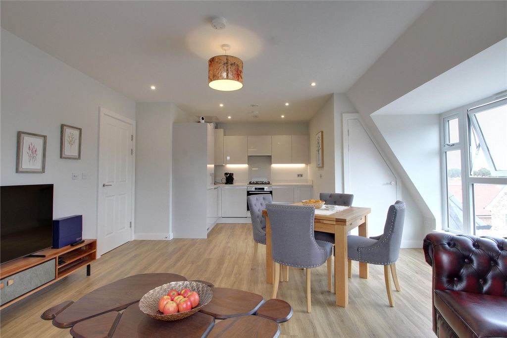 Property photo 2 of 21 Picture No. 16