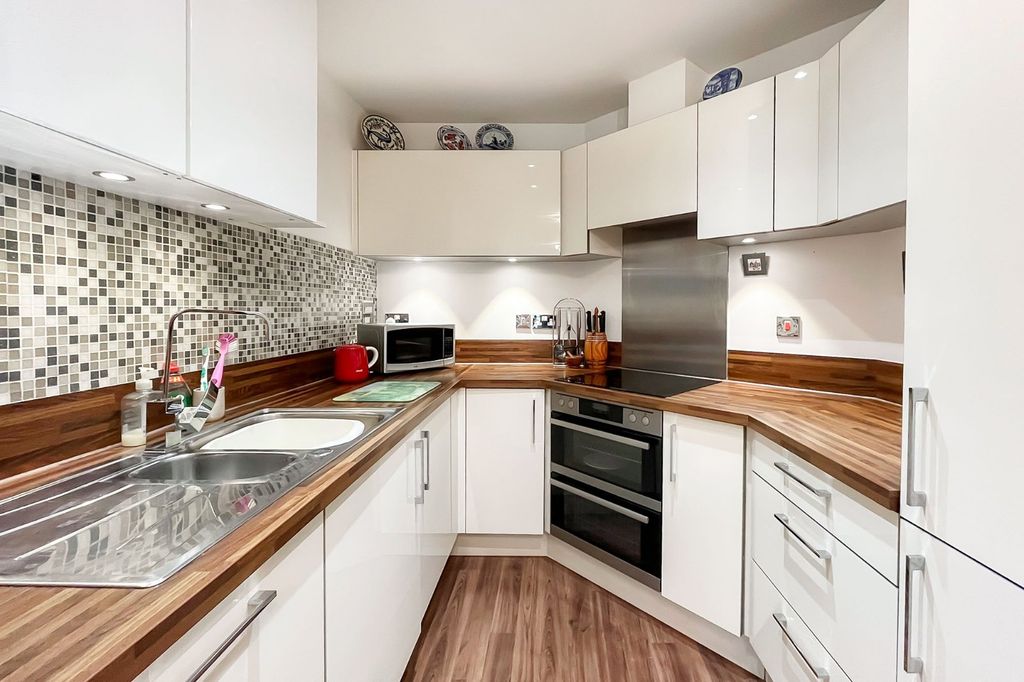 Property photo 3 of 13 Picture No. 24