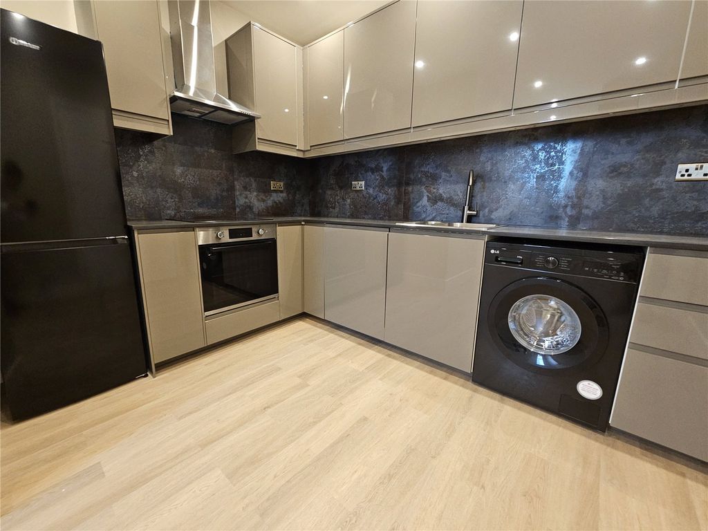 Property photo 3 of 6 Picture No. 04