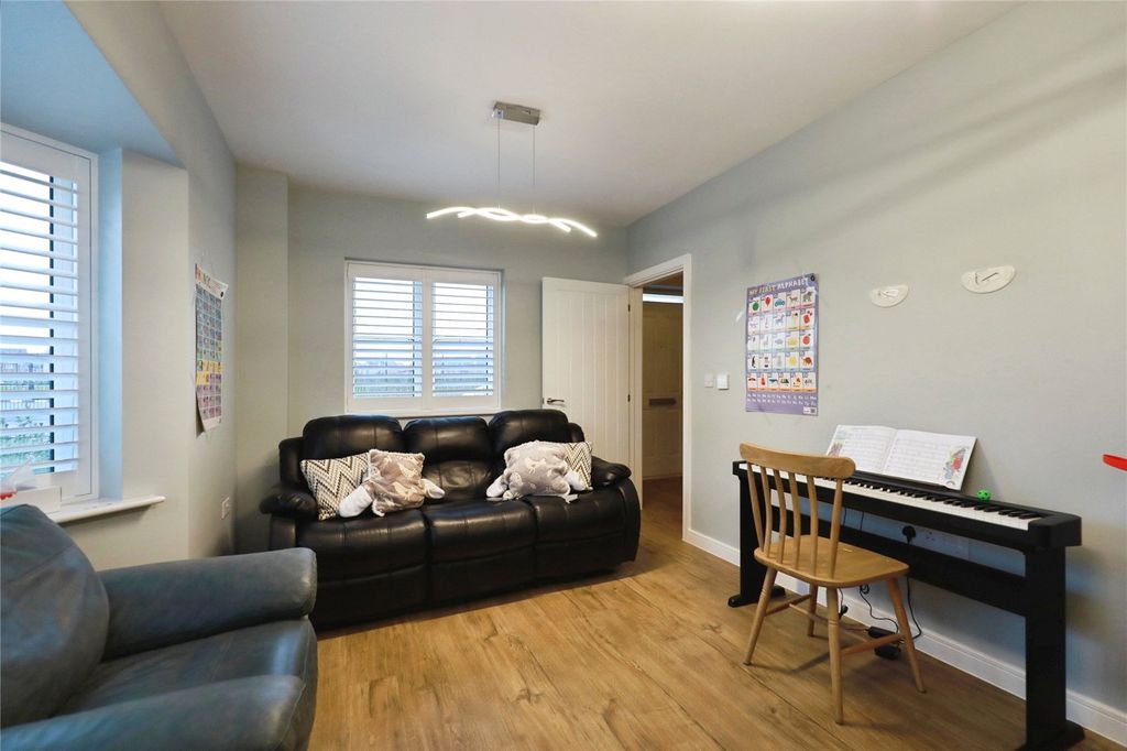 Property photo 2 of 22 Picture No. 08