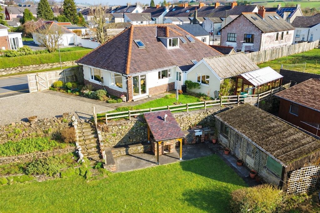 Property photo 3 of 27