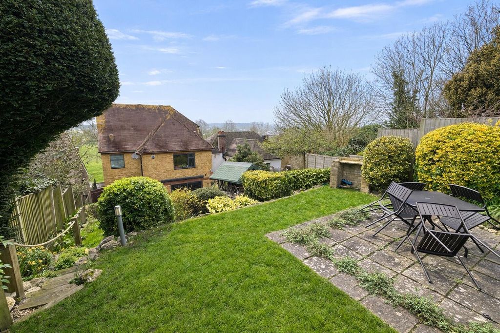 Property photo 2 of 31 Rear Garden