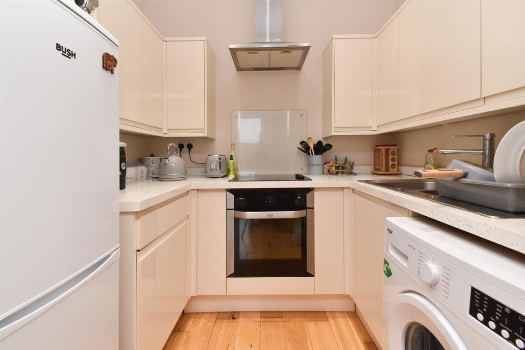 Property photo 3 of 12 Kitchen