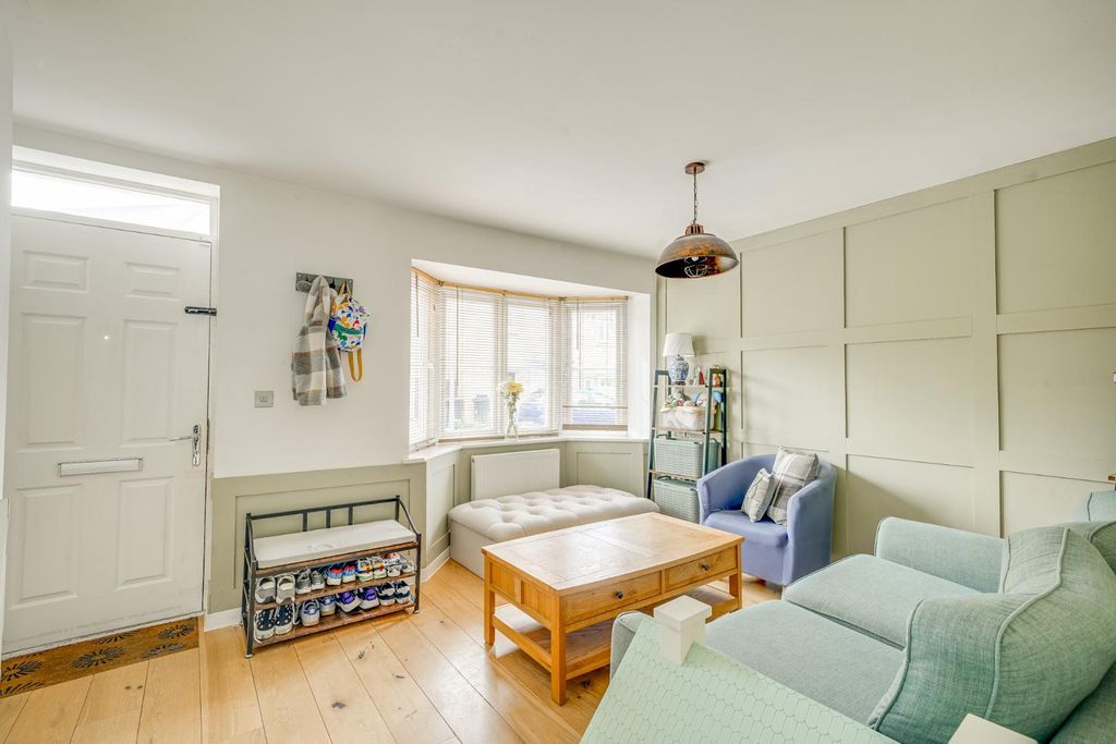 Property photo 2 of 26