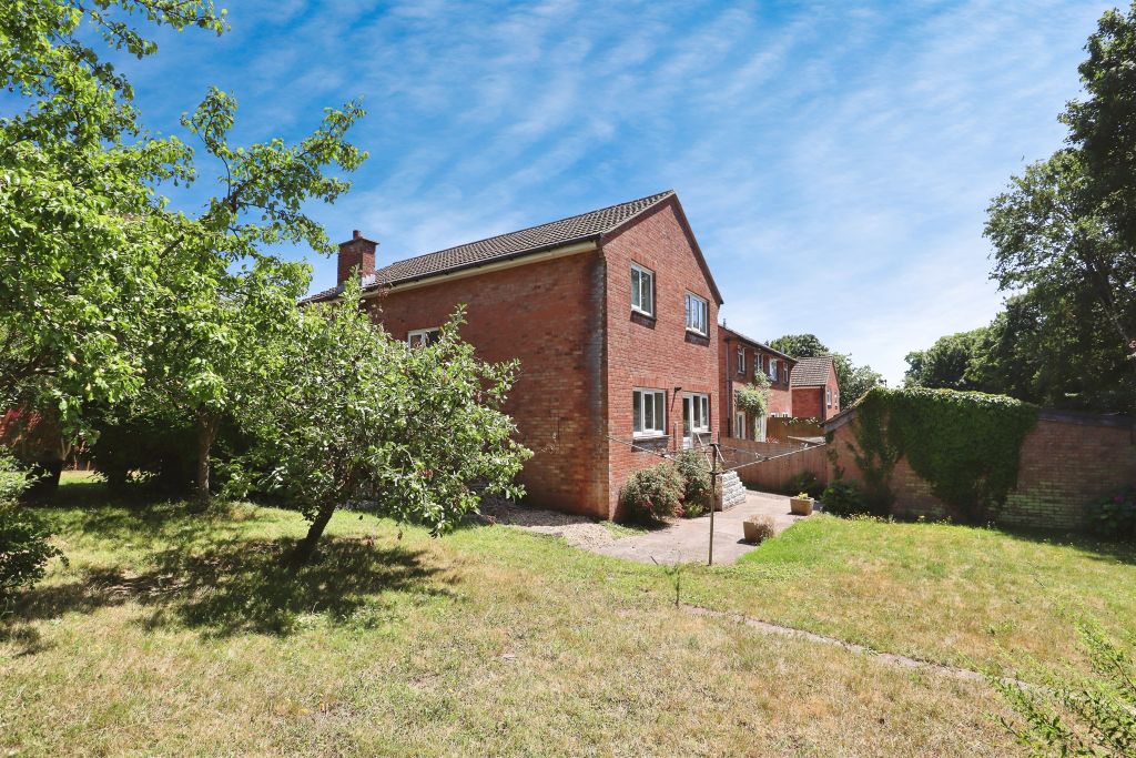 Property photo 1 of 21