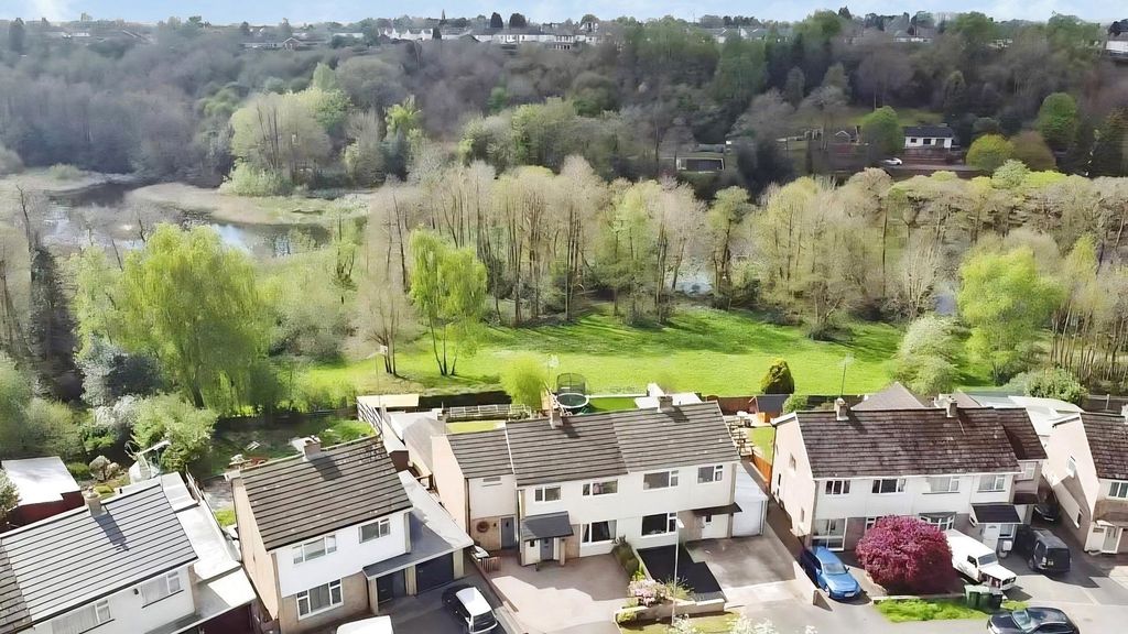 Property photo 2 of 47