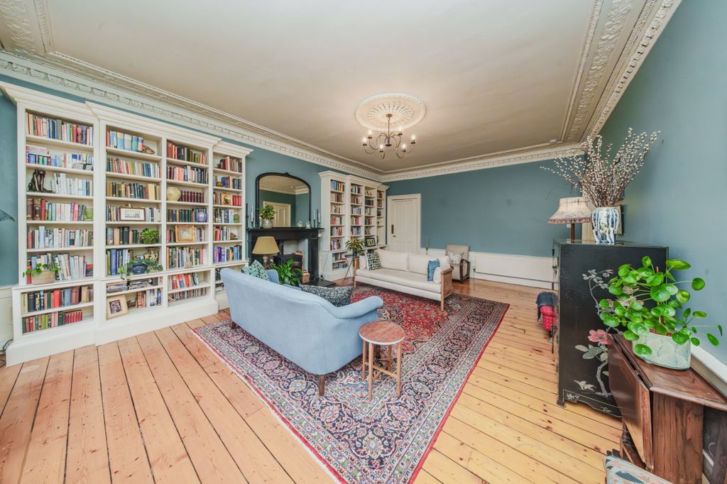 Property photo 3 of 27 Picture 3