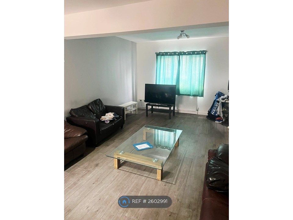 Property photo 3 of 12 Living Room