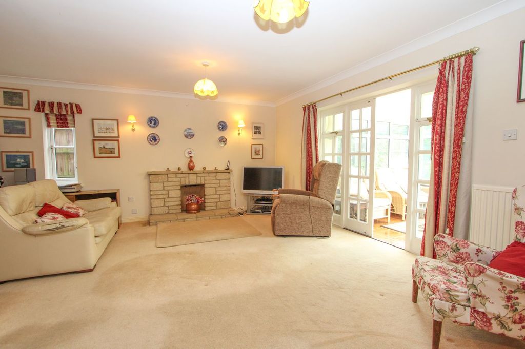 Property photo 3 of 29