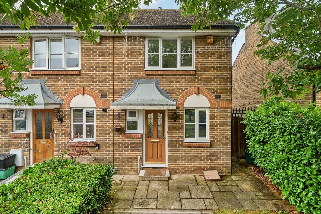 Property photo 1 of 17 External