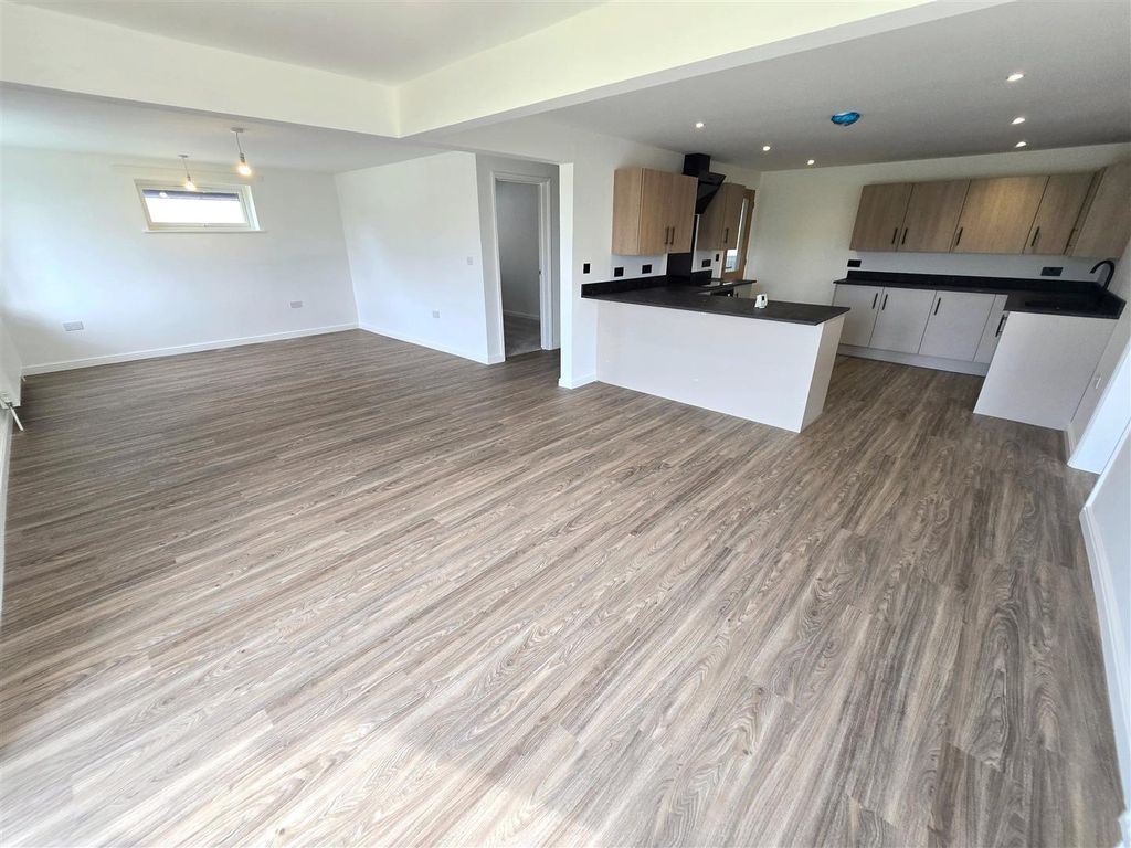 Property photo 3 of 16 Lounge/Diner/Kitchen