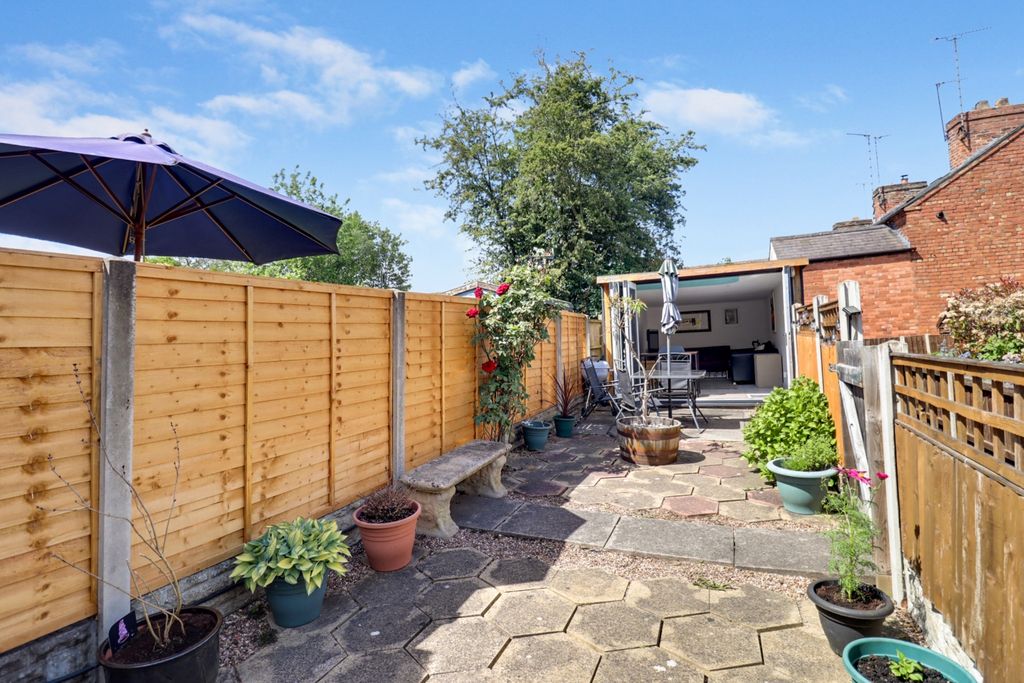 Property photo 2 of 14 Garden