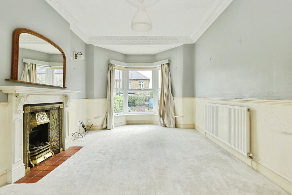 Property photo 2 of 17 Photo