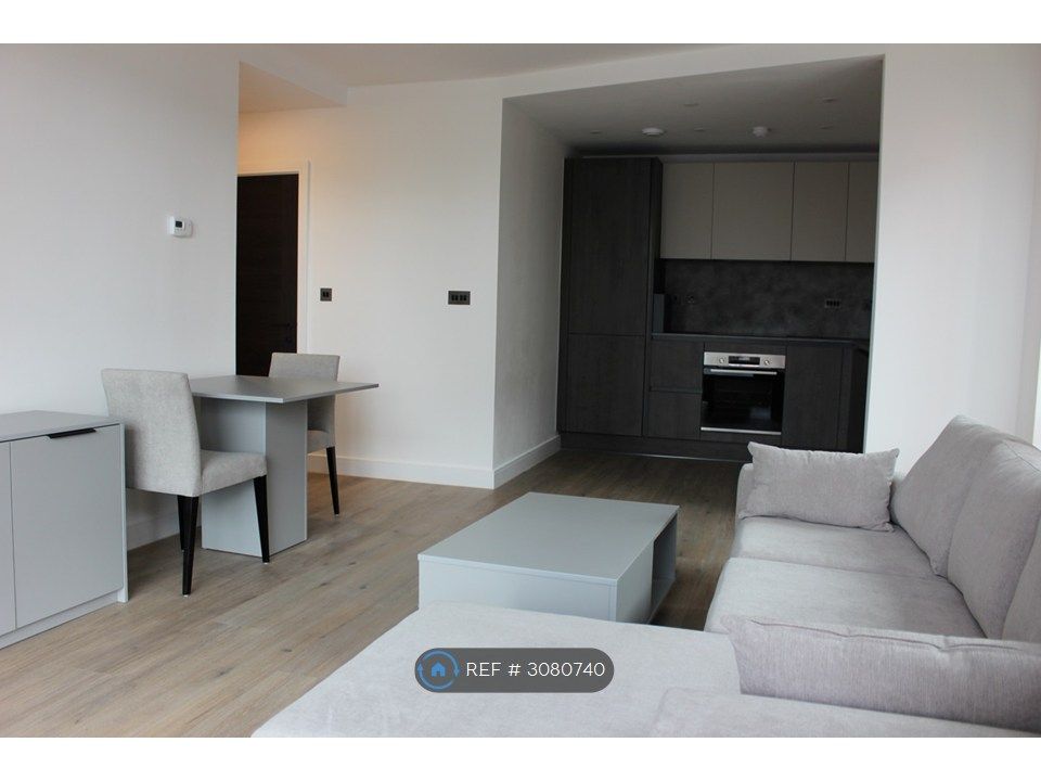 Property photo 3 of 35 Lounge
