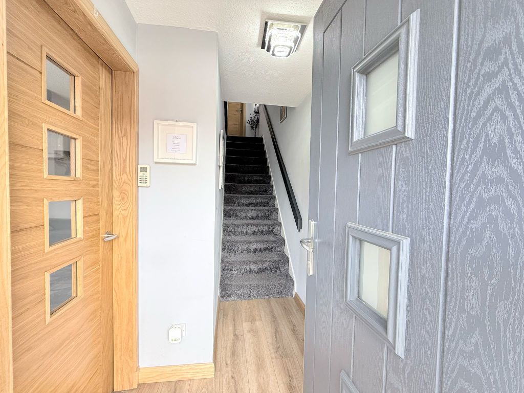 Property photo 2 of 27