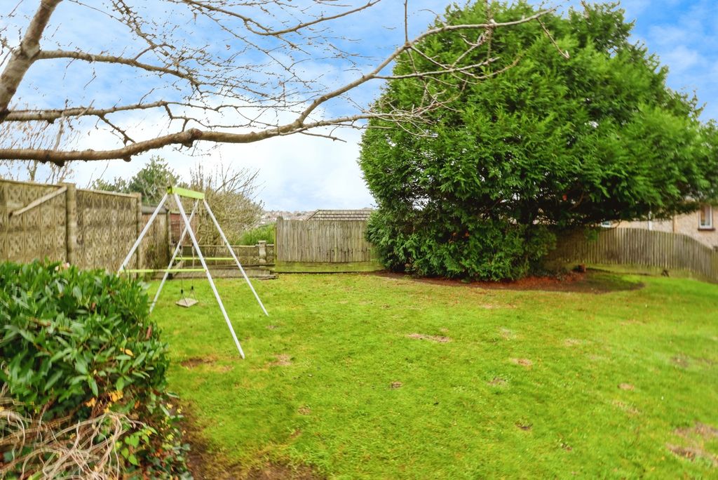 Property photo 2 of 15 Communal Garden