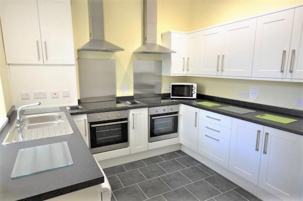 Property photo 3 of 13 58-Watson-Rd-Kitchen-1.990x0.Jpeg