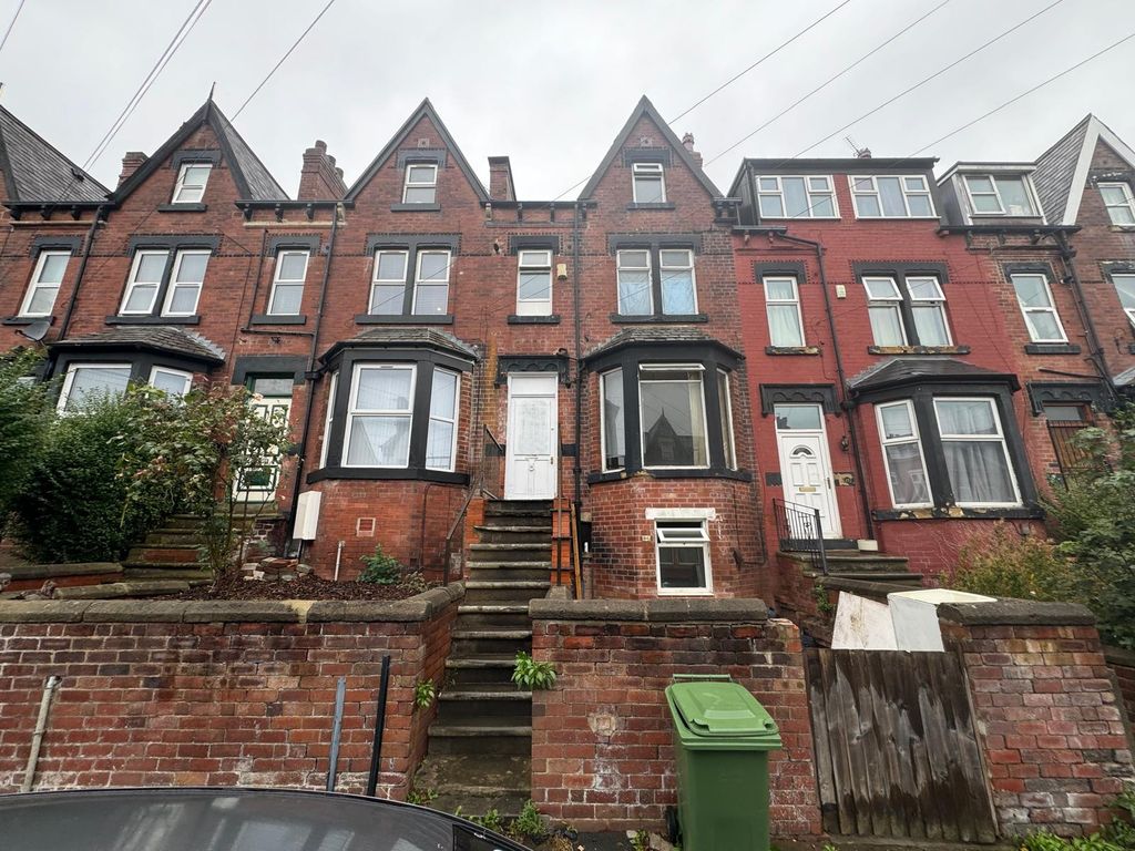 Property photo 1 of 5