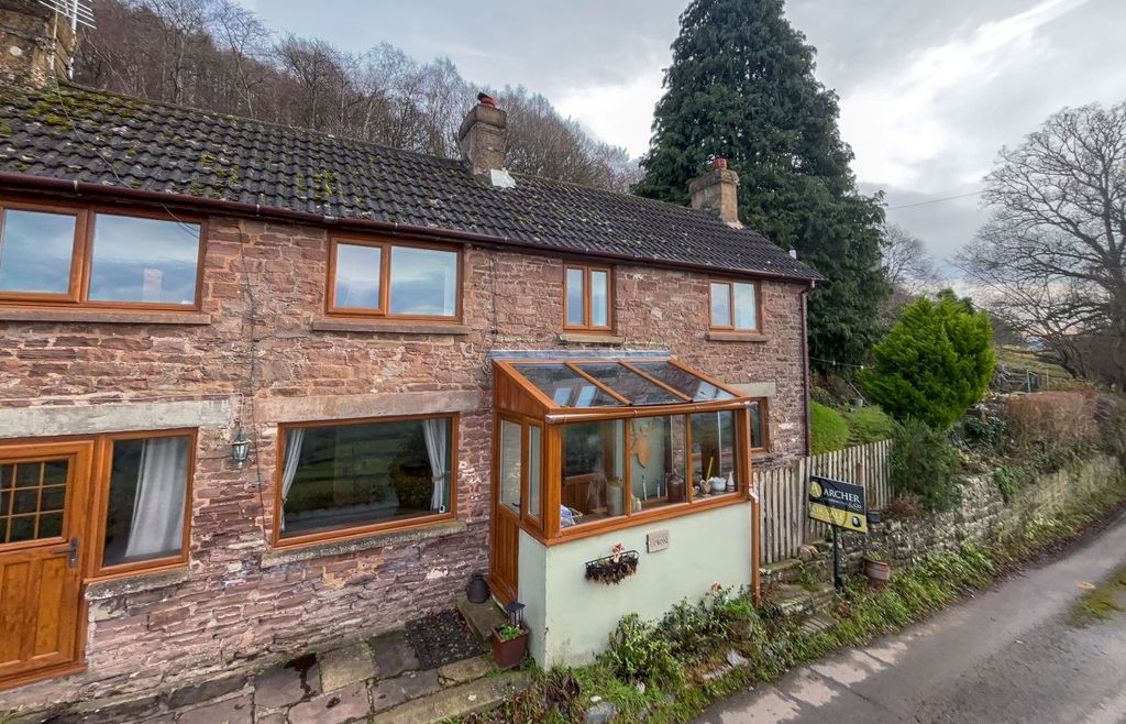 Property photo 2 of 18