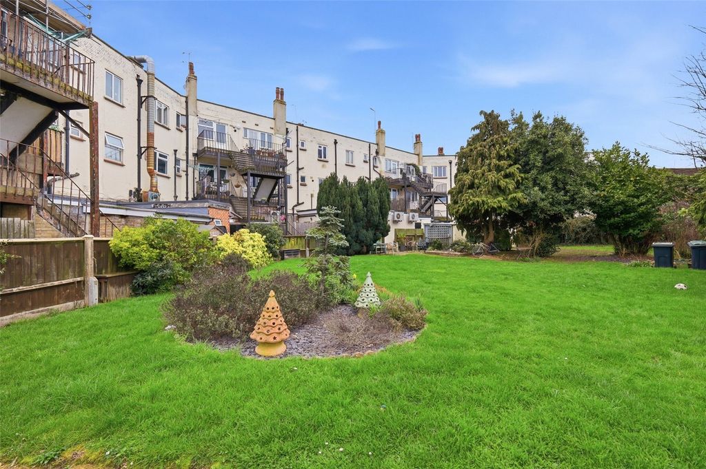 Property photo 2 of 13 Picture No. 21