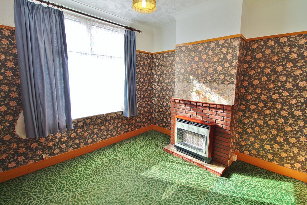 Property photo 2 of 13