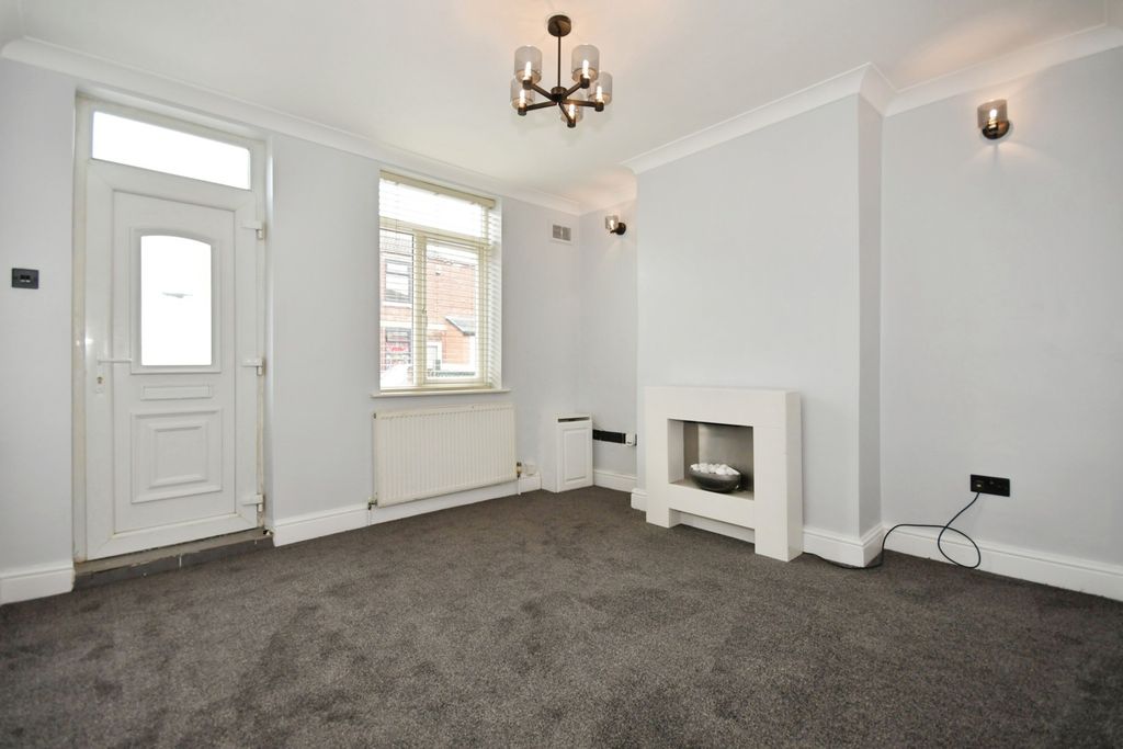 Property photo 3 of 13 Pbox-Img.Jpg