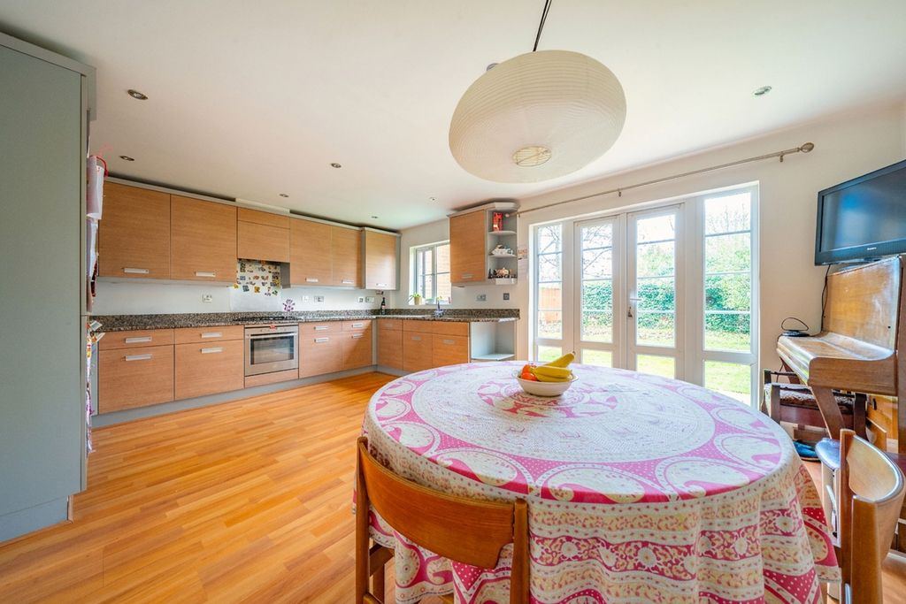 Property photo 3 of 10