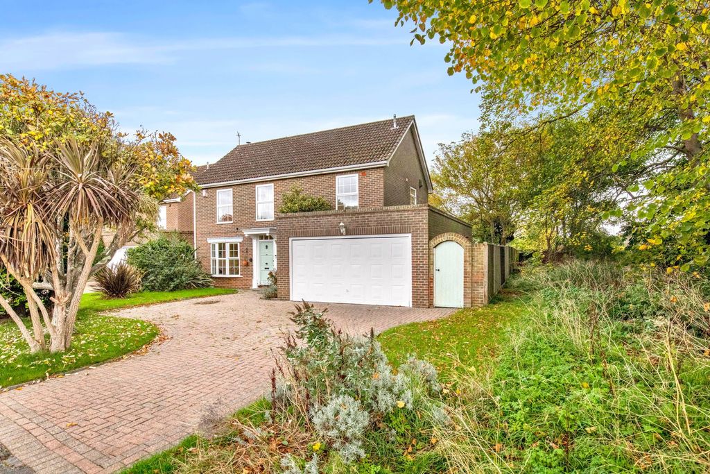 Property photo 1 of 34