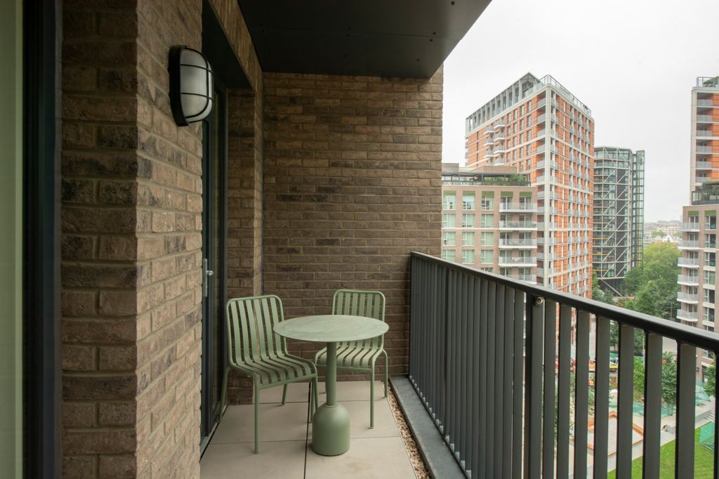 Property photo 3 of 25