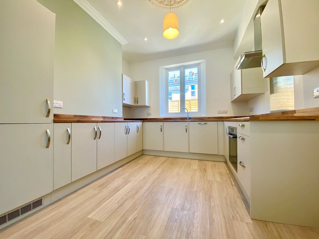 Property photo 2 of 13 Kitchen