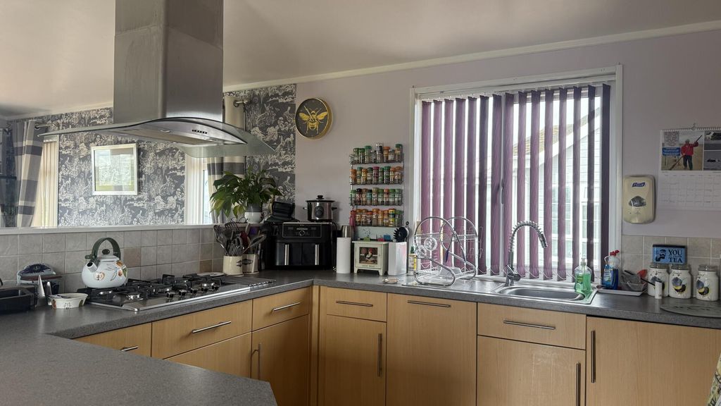 Property photo 2 of 32 Kitchen
