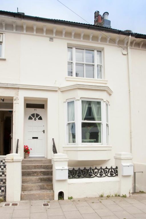 Property photo 1 of 6