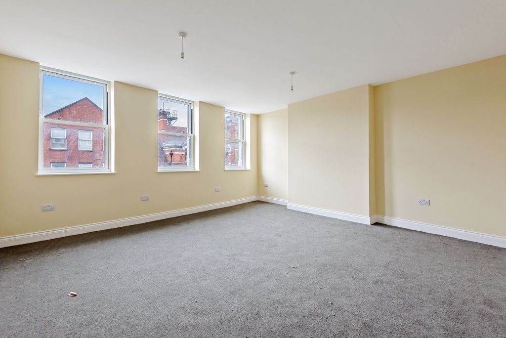 Property photo 3 of 6 365796 (1)