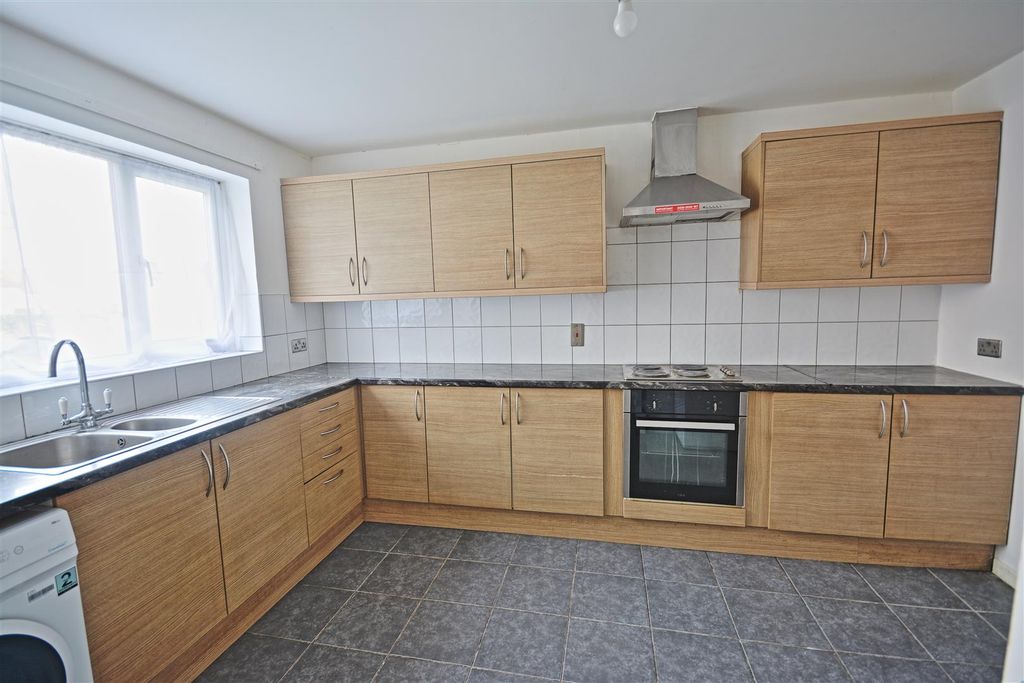 Property photo 3 of 8 3.Jpg