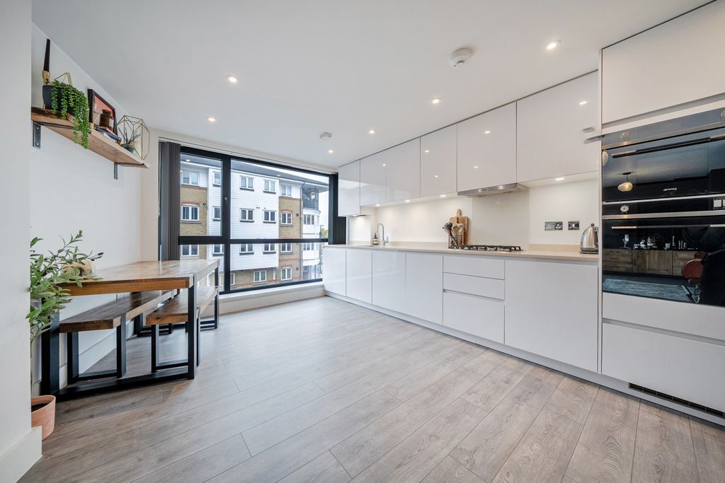 Property photo 1 of 26 1435892-28-69Cba2...