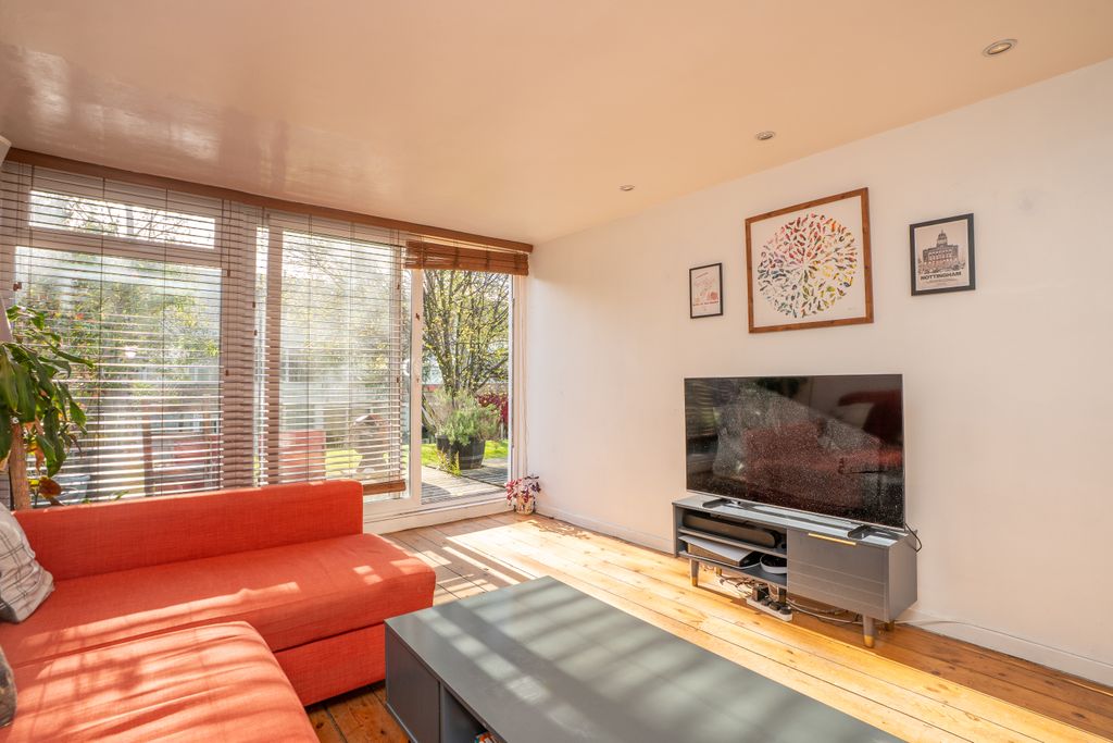 Property photo 3 of 19 41Newtongarth10