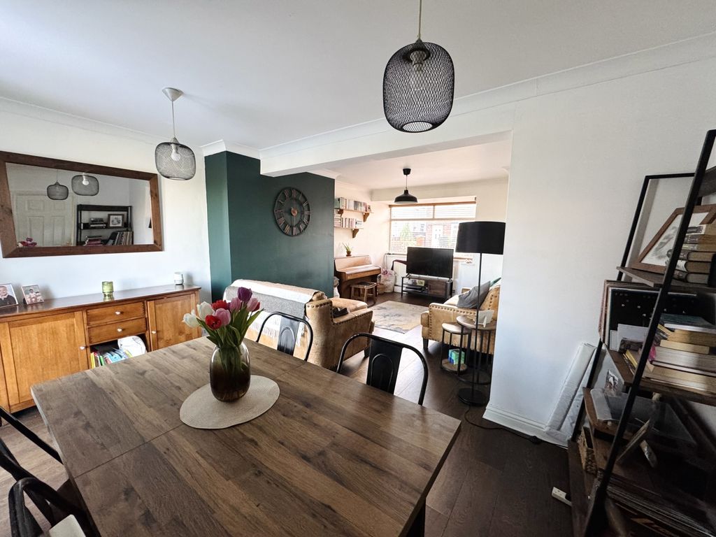 Property photo 3 of 18 Img_1132