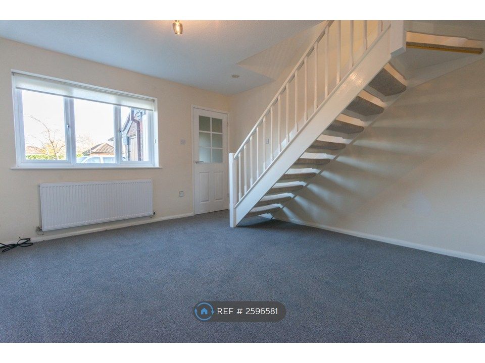 Property photo 3 of 17 Living Room