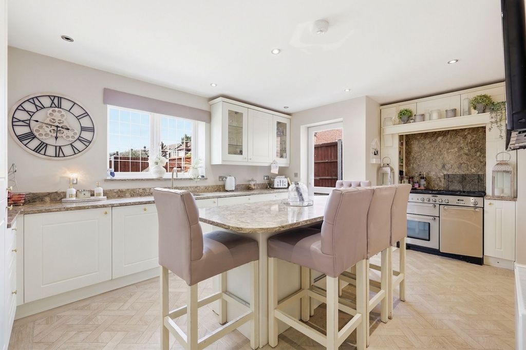 Property photo 3 of 18 Kitchen Diner