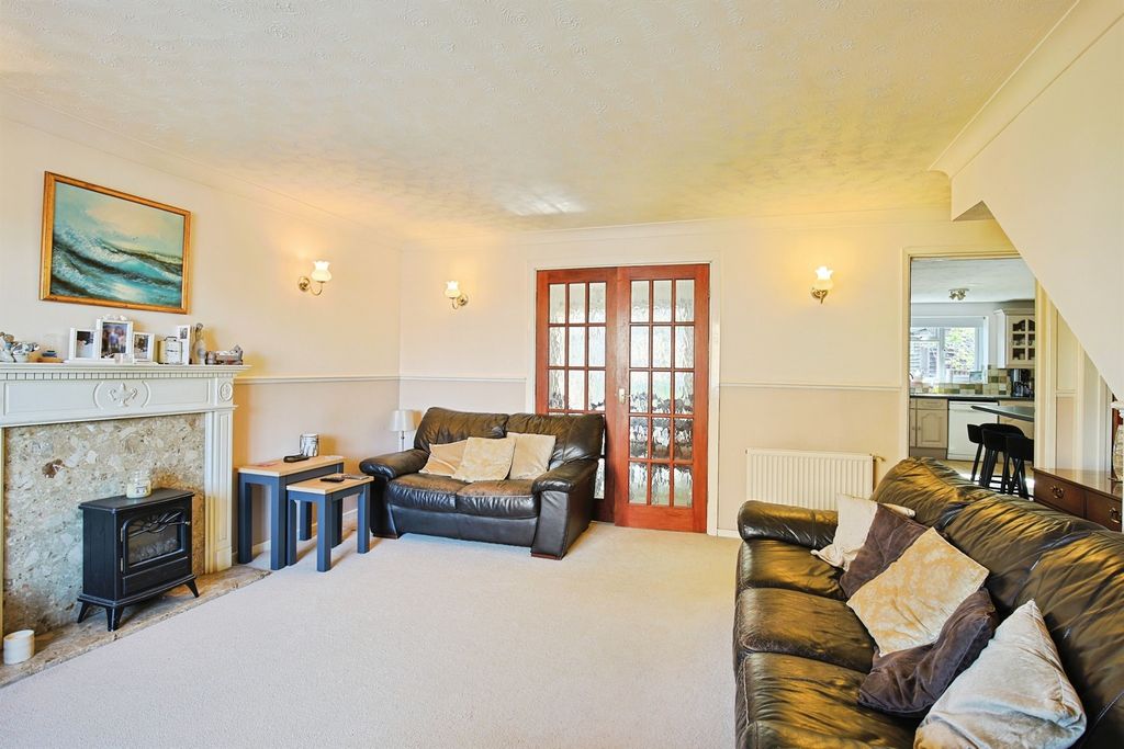 Property photo 3 of 18