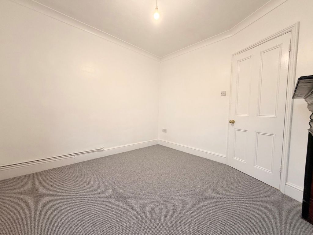 Property photo 3 of 7 Picture No. 06