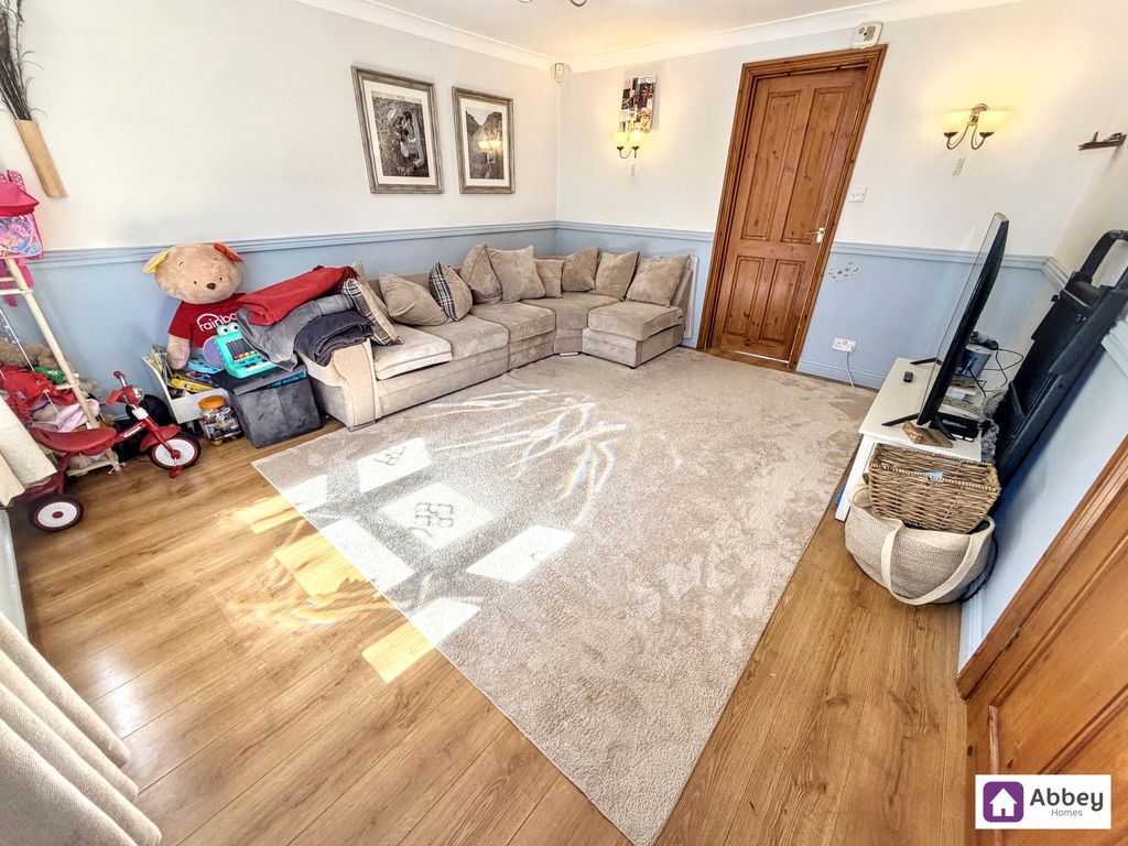 Property photo 3 of 11 Lounge