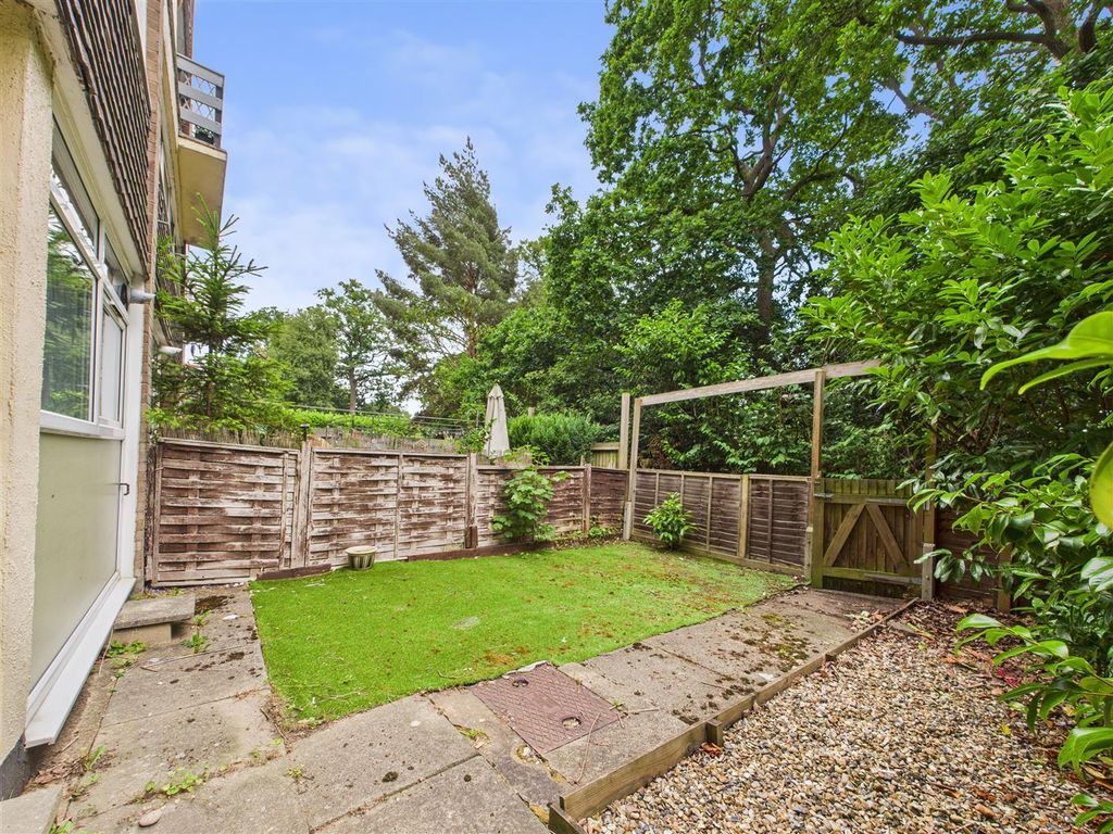 Property photo 2 of 10