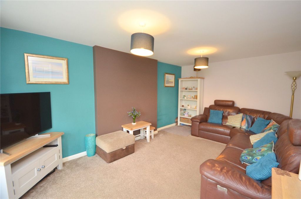 Property photo 2 of 28 Picture No. 03
