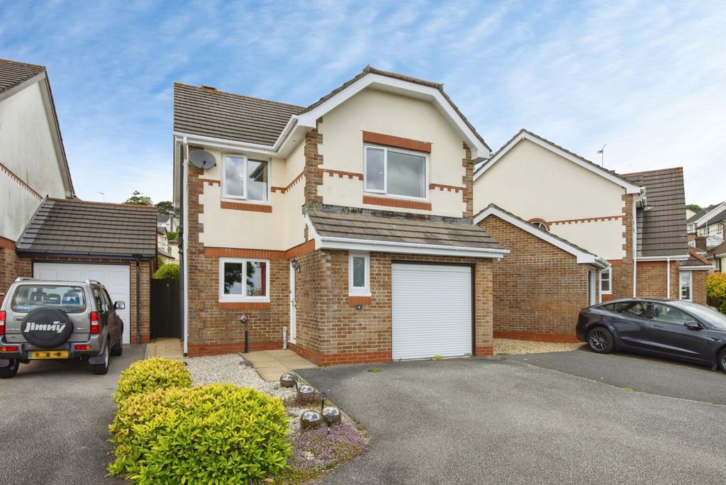 Property photo 1 of 18 Pbox-Img.Jpg