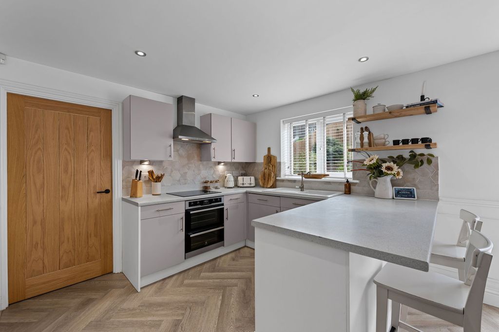 Property photo 3 of 31